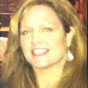 Meet your Posher, Maura